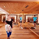 Berghof Crystal & Sports Hotel 4*