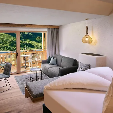 Berghof Crystal & Sports 호텔 턱스