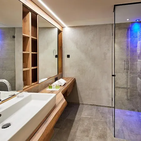 Berghof Crystal & Sports 턱스