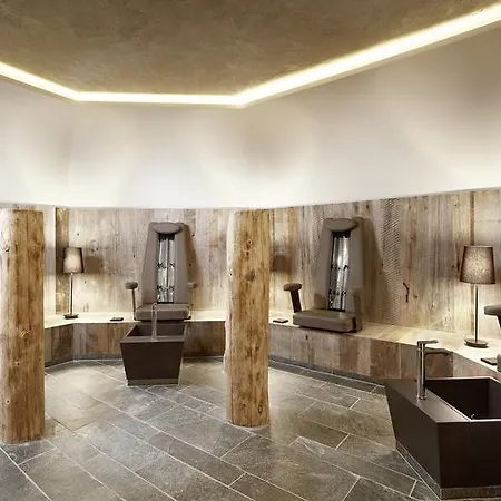 Hotell Berghof Crystal & Sports