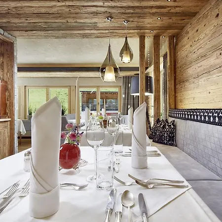 Berghof Crystal & Sports 턱스