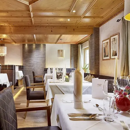 호텔 Berghof Crystal & Sports 4*