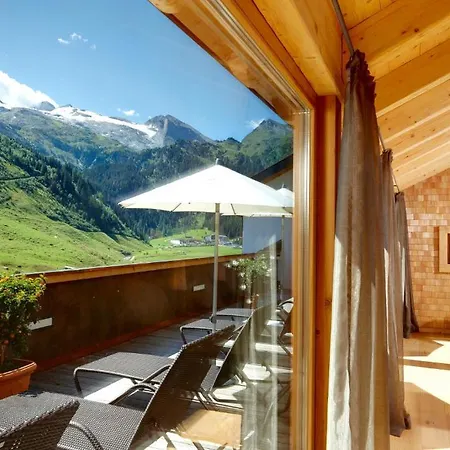 Berghof Crystal & Sports 4* 턱스