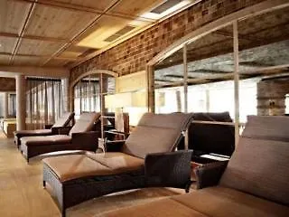 호텔 Berghof Crystal & Sports 4*