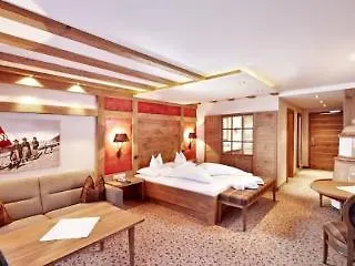 Berghof Crystal & Sports 4*