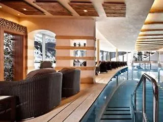 Berghof Crystal & Sports 4* 턱스