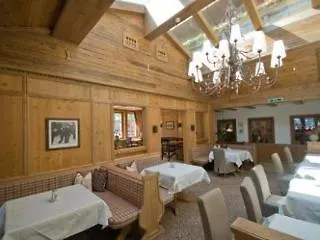 Berghof Crystal & Sports 4* 턱스