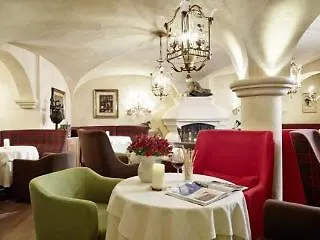 Berghof Crystal & Sports 호텔 턱스