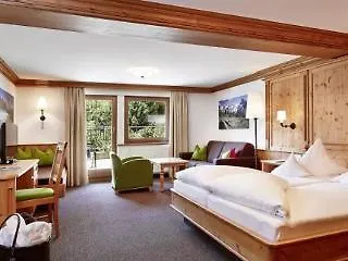 Berghof Crystal & Sports 호텔