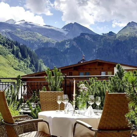 Berghof Crystal & Sports 4* 턱스