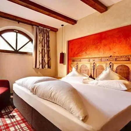 Hotel Berghof Crystal & Sports Tux