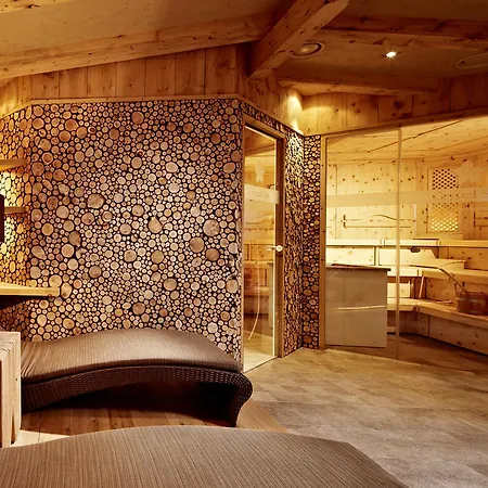 Berghof Crystal & Sports 4*