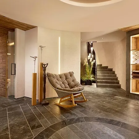 Berghof Crystal & Sports 4*