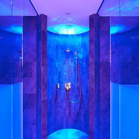 Berghof Crystal & Sports 4* Tux