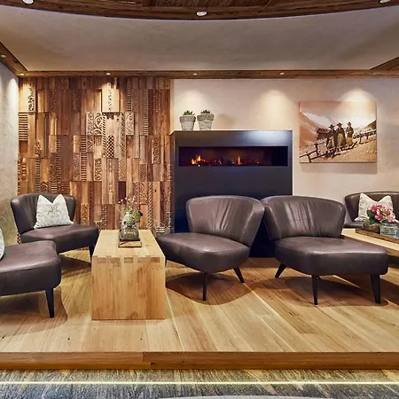 Berghof Crystal & Sports 턱스