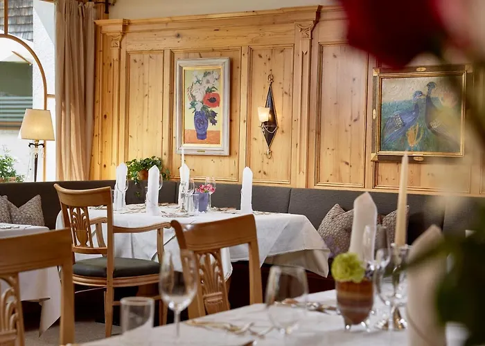Hotell Berghof Crystal & Sports Tux