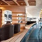 Berghof Crystal & Sports 4* Tux