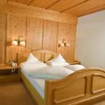 Berghof Crystal & Sports Szálloda