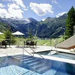 Berghof Crystal & Sports 4*
