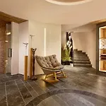 Berghof Crystal & Sports 4*