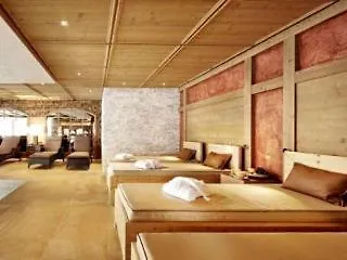 Berghof Crystal & Sports Otel