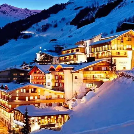 Otel Berghof Crystal & Sports Tux