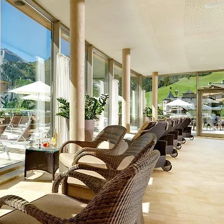 Otel Berghof Crystal & Sports